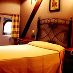 Hotel Mauleon 2*