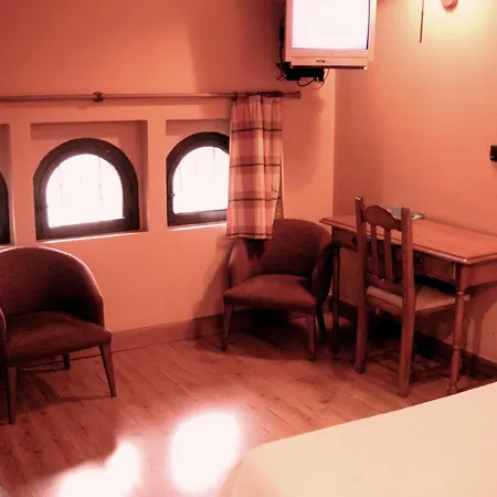 Mauleon Hotel